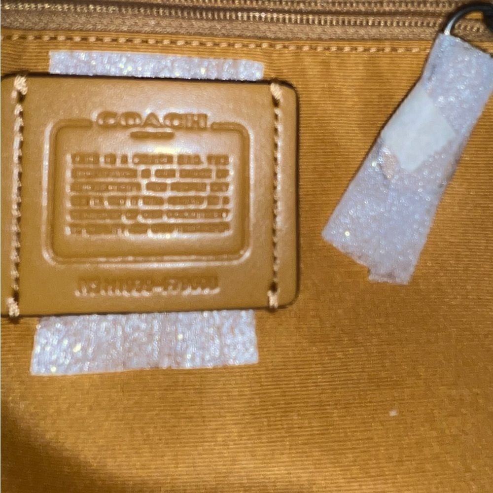 🔥🎁NWT! Coach Gallery Tote Handbag Crossgrain Leather Yellow Msrp:$328.00e - Picture 8 of 10